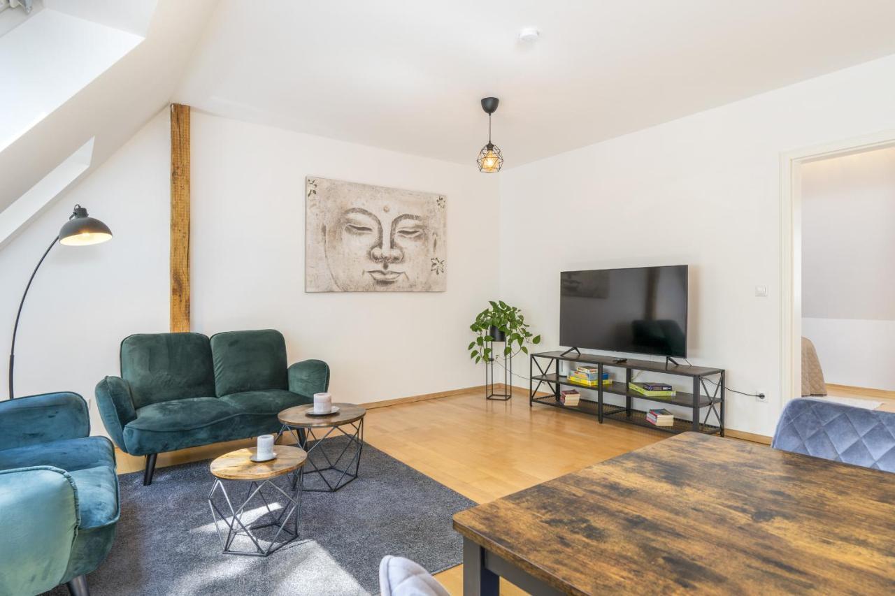 Free Living - Buddha Design, Natur, Parkplatz, Washer Apartment